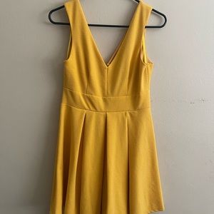 Short flowy Dress